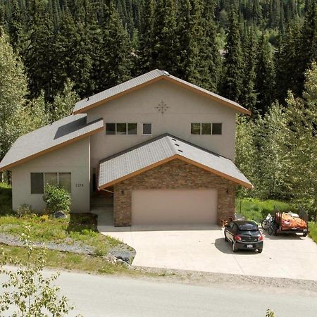 Soleil Chalet By Bear Country Sun Peaks Exterior photo