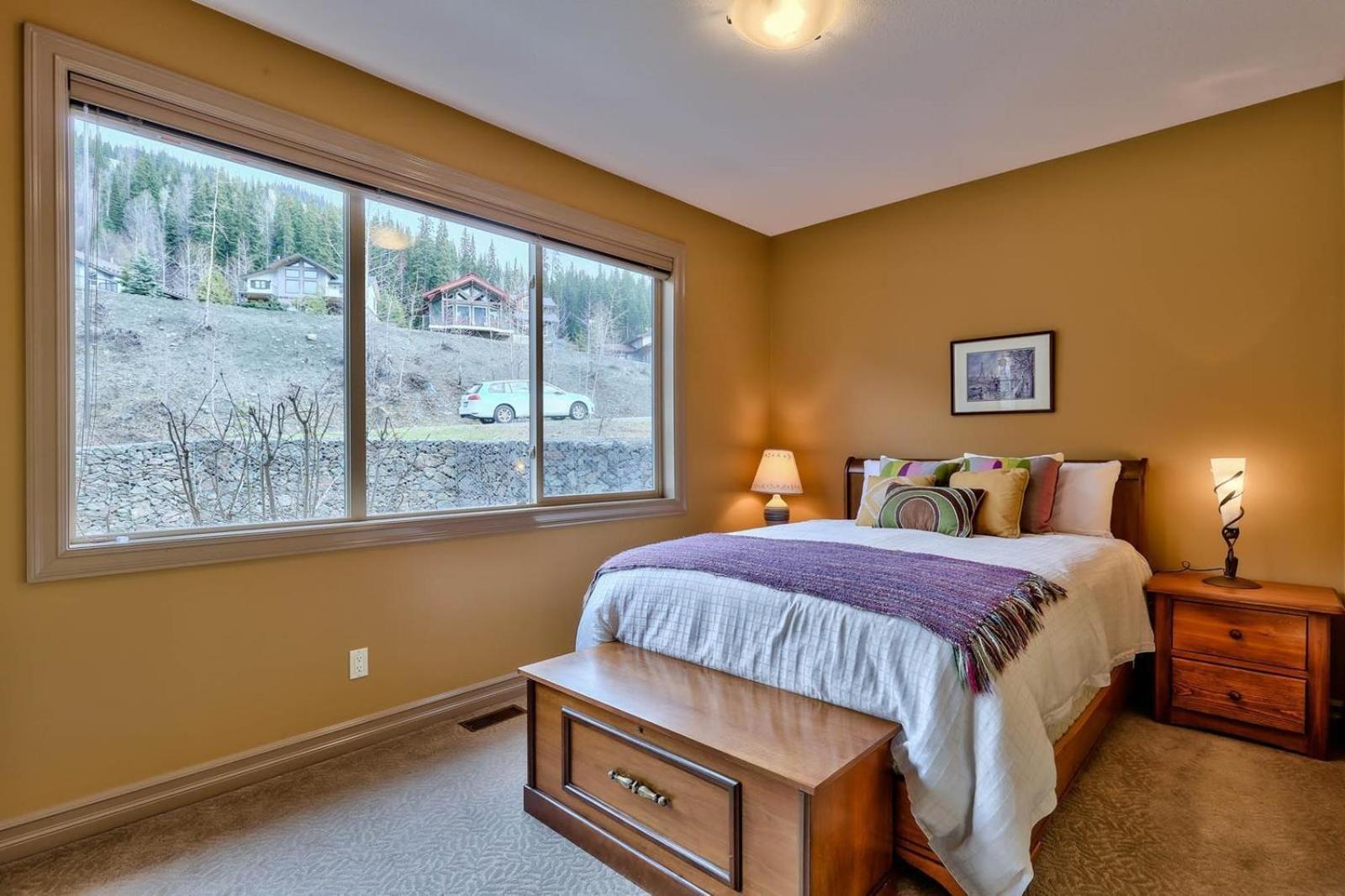 Soleil Chalet By Bear Country Sun Peaks Room photo