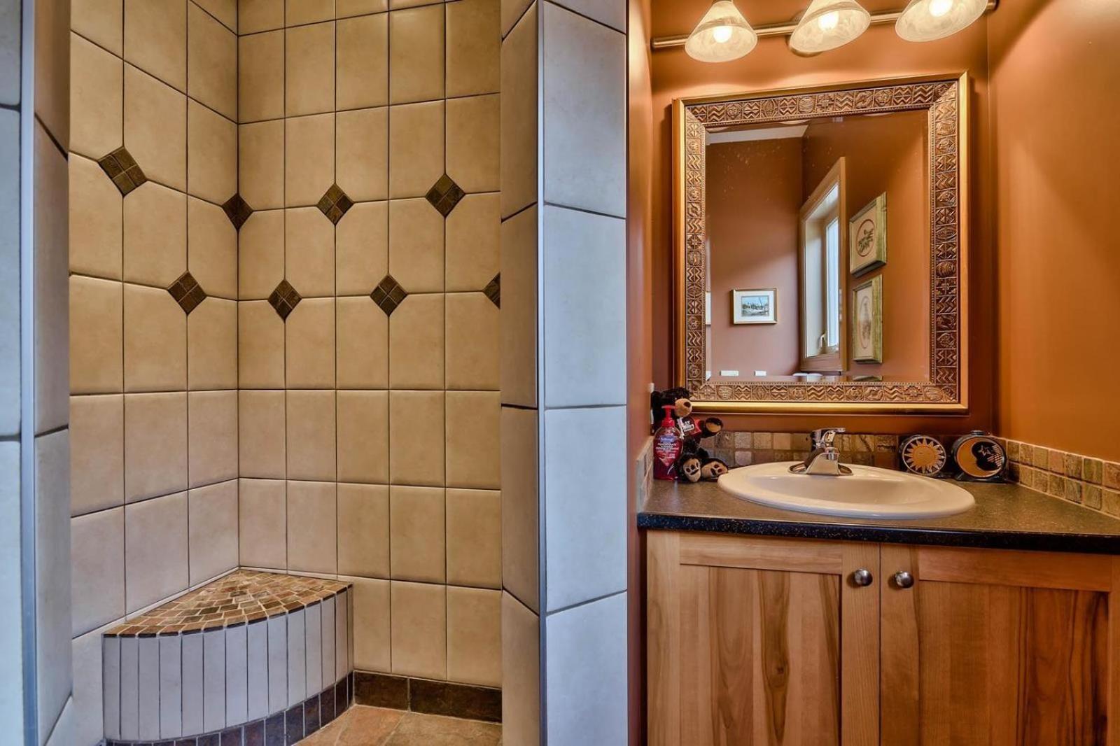 Soleil Chalet By Bear Country Sun Peaks Room photo