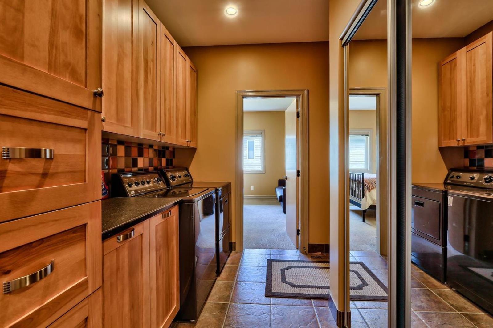 Soleil Chalet By Bear Country Sun Peaks Room photo