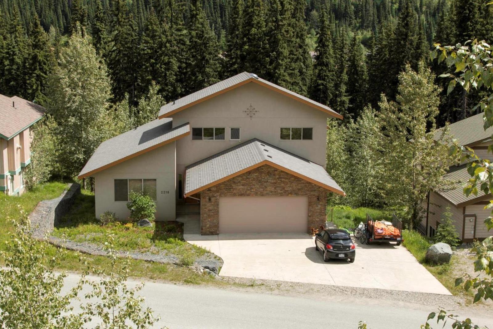 Soleil Chalet By Bear Country Sun Peaks Room photo